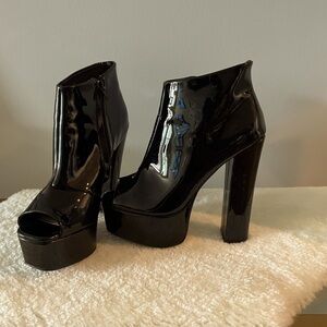 Steve Madden Black Patent Leather Booties